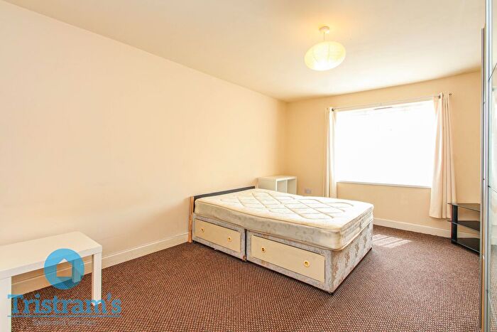 2 Bedroom Flat To Rent In Bramcote Avenue, Beeston, NG9