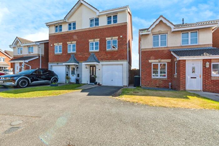 3 Bedroom Semi-Detached House For Sale In Appian Way, Bracebridge Heath, Lincoln, LN4