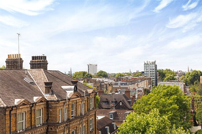 2 Bedroom Flat For Sale In Cheyne Walk, Chelsea, London, SW3
