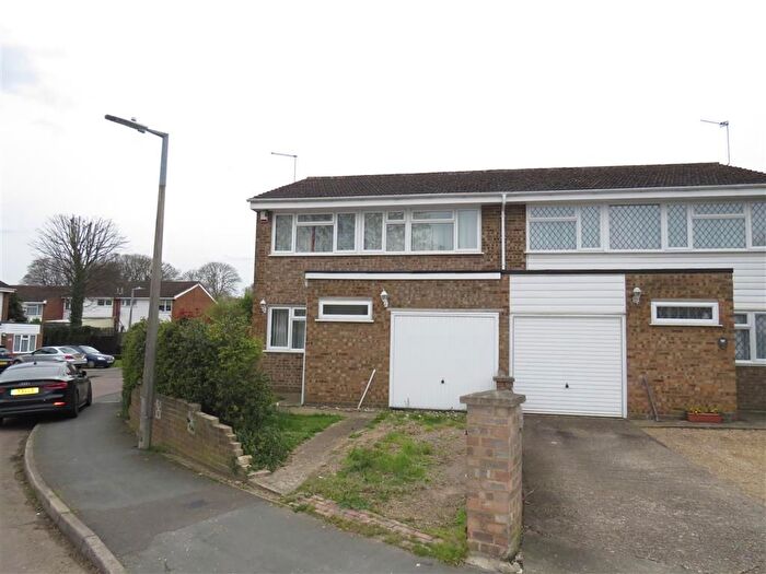 4 Bedroom Property To Rent In Cleves Road, Hemel Hempstead, HP2