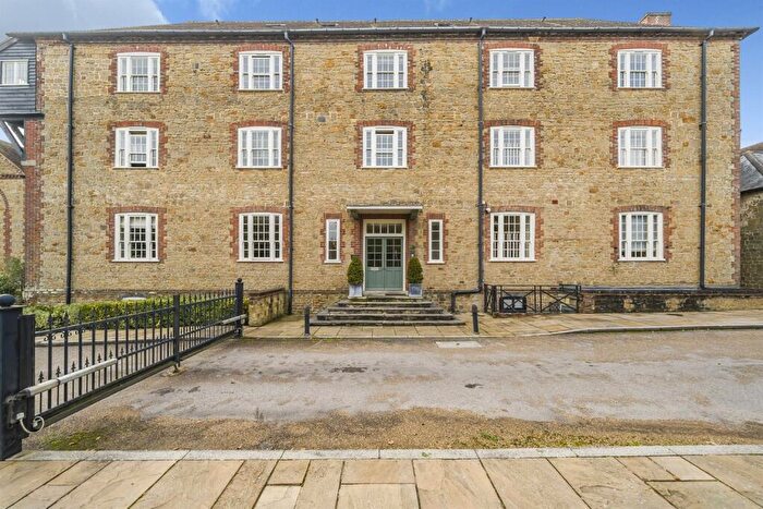 2 Bedroom Flat To Rent In Budgenor Lodge, Dodsley Lane, Easebourne, Midhurst, GU29