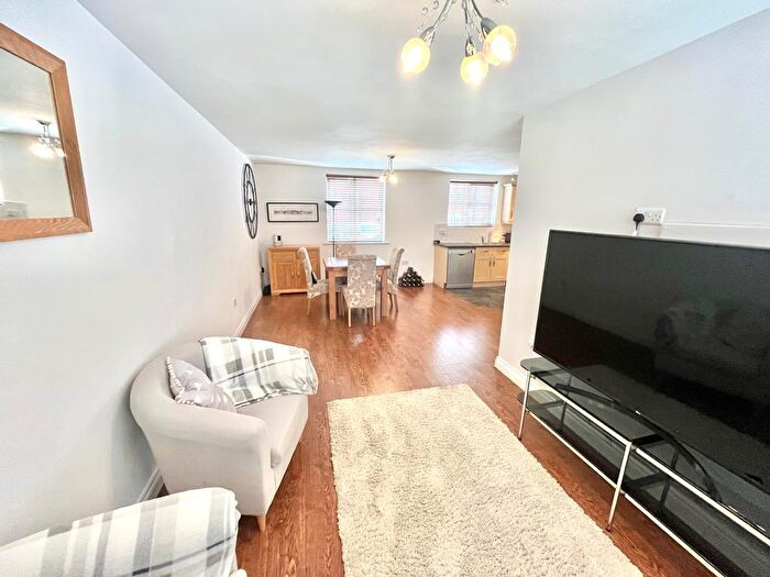 2 Bedroom Flat To Rent In Riddles Court, Watnall, Nottingham, NG16