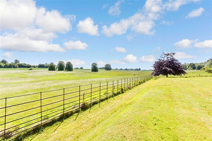 2 Bedroom Flat For Sale In Waldershare, Waldershare, Kent, CT15