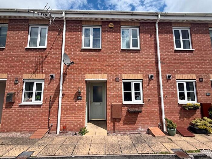 3 Bedroom House To Rent In Banners Lane, Halesowen, West Midlands, B63