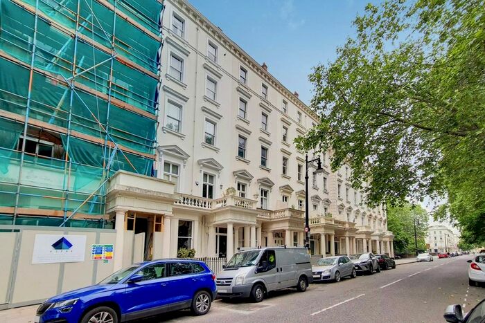 2 Bedroom Flat To Rent In St Georges Square, Westminster, London, SW1V