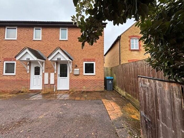 2 Bedroom Semi-Detached House To Rent In Glenmore Road, Carterton, Oxon, OX18
