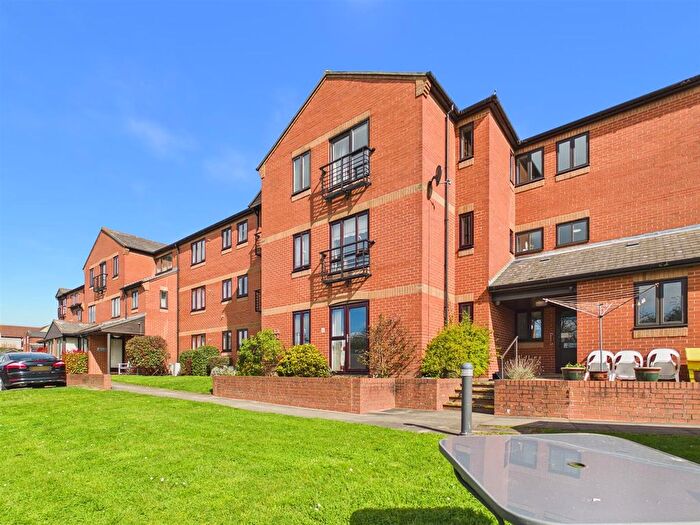 2 Bedroom Flat For Sale In Ipswich Road, Colchester, CO4