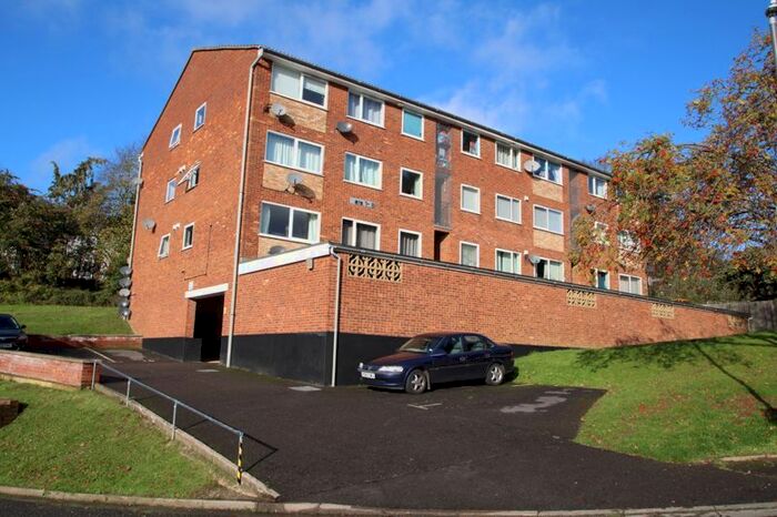 1 Bedroom Flat To Rent In Windsor Drive, High Wycombe, HP13