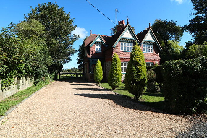 3 Bedroom Semi-Detached House To Rent In Ranmore Common, Dorking, RH5