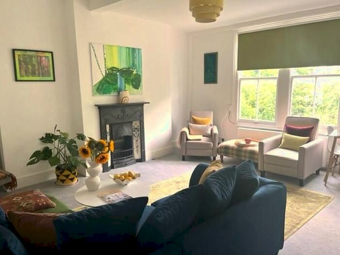 3 Bedroom Flat To Rent In Kings Avenue, London, N10