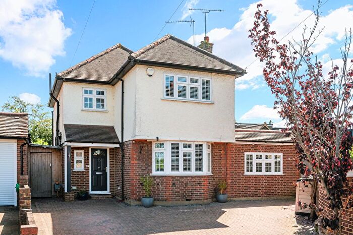 4 Bedroom Detached House For Sale In Fleece Road, Long Ditton, KT6