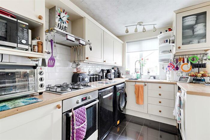 3 Bedroom Terraced House For Sale In Sloethorne Gardens, Arnold, Nottinghamshire, NG5