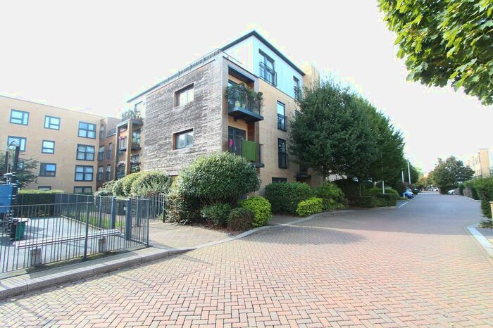 2 Bedroom Flat To Rent In Hitchin Lane, Stanmore, HA7