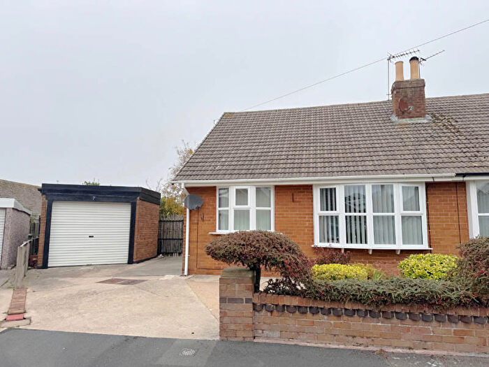 3 Bedroom Semi-Detached Bungalow For Sale In Edgeway Place - Thornton Cleveleys -, FY5