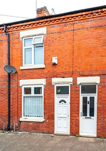 3 Bedroom Terraced House For Sale In Moat Road, Leicester, LE5