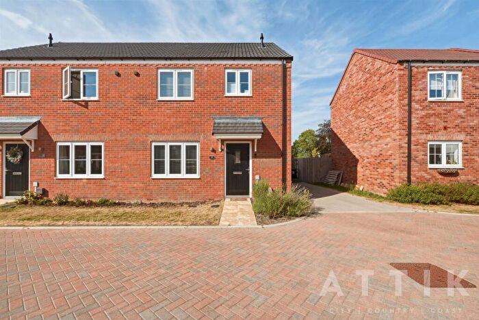 3 Bedroom Semi-Detached House For Sale In Willow Gardens, Rackheath, NR13