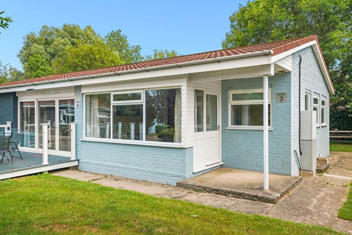 2 Bedroom Park Home For Sale In Marsh Road, Oulton Broad, NR33