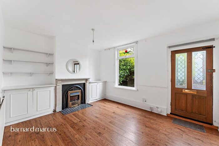 3 Bedroom End Of Terrace House For Sale In St. Marks Road, Mitcham, CR4