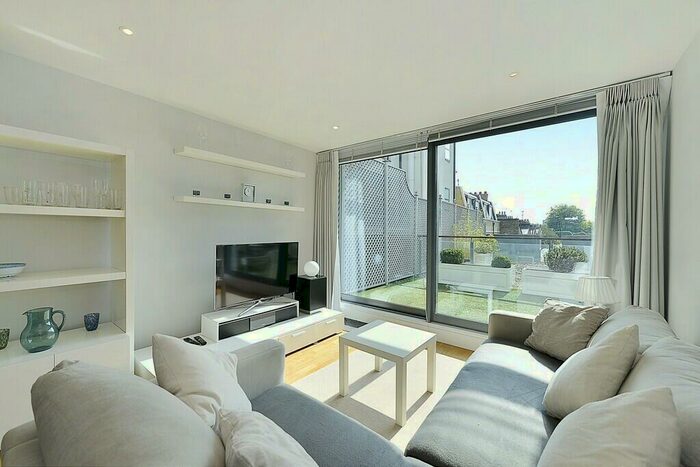 2 Bedroom Flat To Rent In Fulham Road, Chelsea, SW10