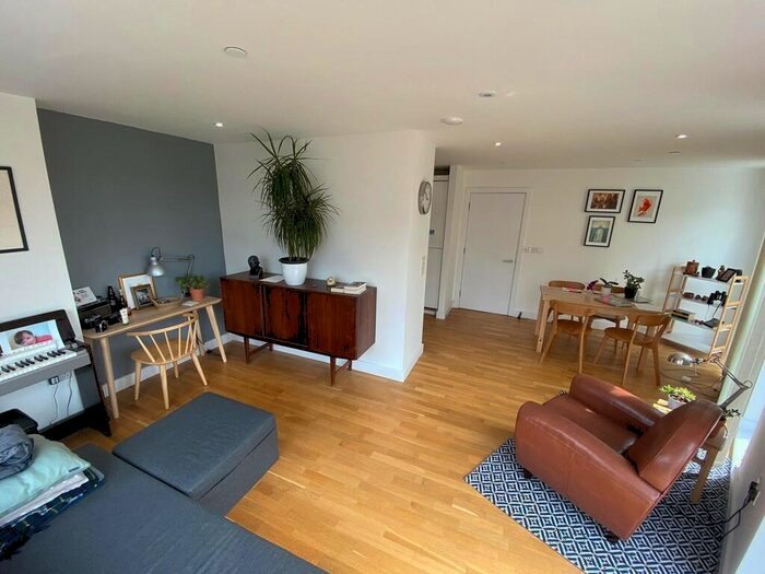 2 Bedroom Apartment For Sale In Zenith Close, London, NW9