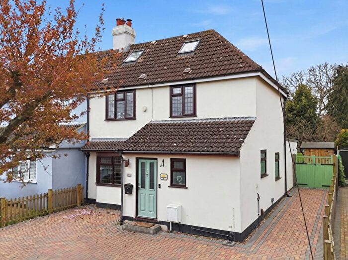 3 Bedroom Semi-Detached House For Sale In Burnt House Lane, Ingatestone, CM4