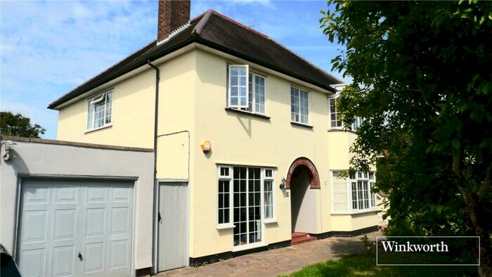 3 Bedroom Ground Flat To Rent In Cranborne Road, Hatfield, Hertfordshire, AL10