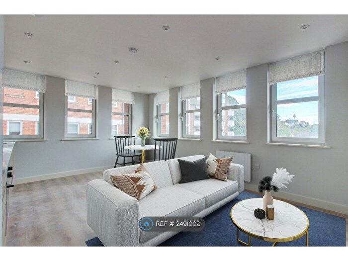 2 Bedroom Flat To Rent In Richmond Hill, Bournemouth, BH2