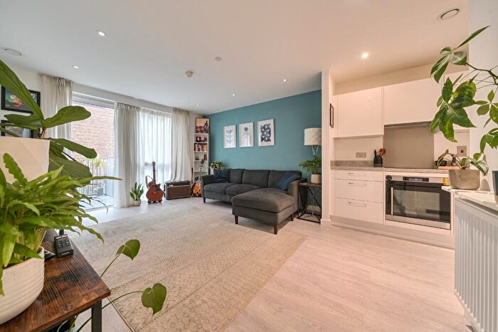 1 Bedroom Apartment For Sale In Ernest Court, Regal Walk, Bexleyheath, DA6