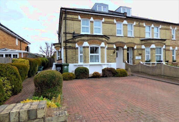 2 Bedroom Maisonette To Rent In West Ewell, KT19