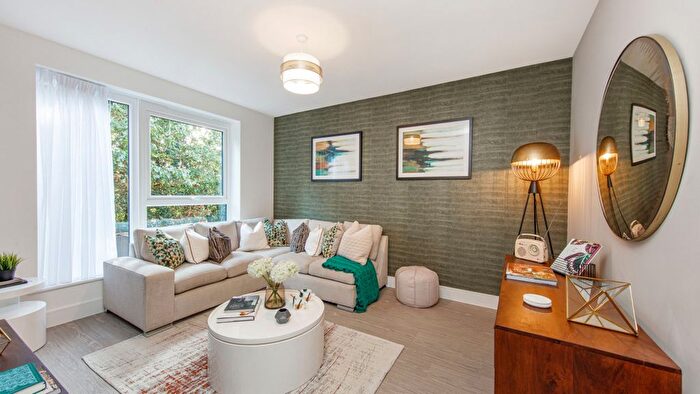 3 Bedroom Terraced House For Sale In Chalk Road, Erith, DA8