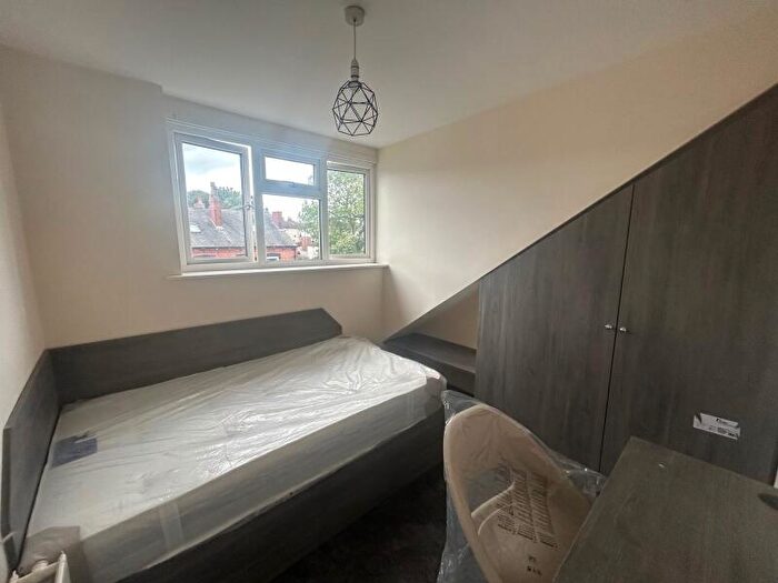 4 Bedroom Terraced House To Rent In Beechwood Row, Burley, Leeds, LS4