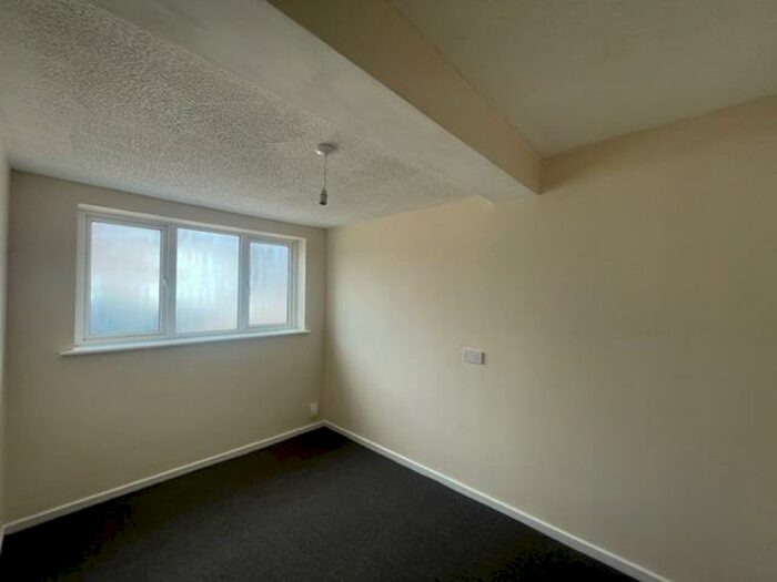 3 Bedroom House To Rent In Pritchard Close, Northampton, NN3