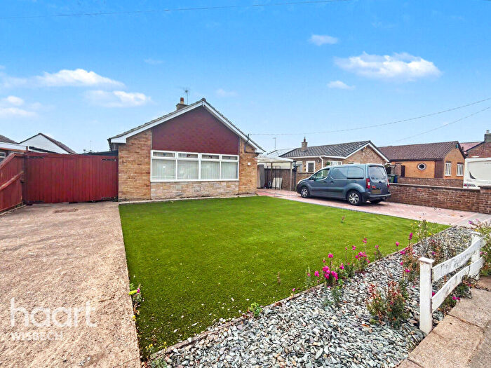 3 Bedroom Detached Bungalow For Sale In The Stitch, Friday Bridge, PE14
