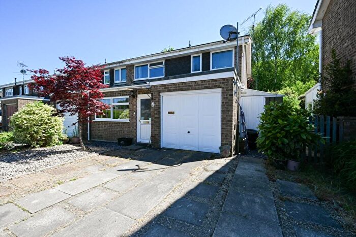 3 Bedroom Semi-Detached House For Sale In Oaklands Close, Fordingbridge, SP6
