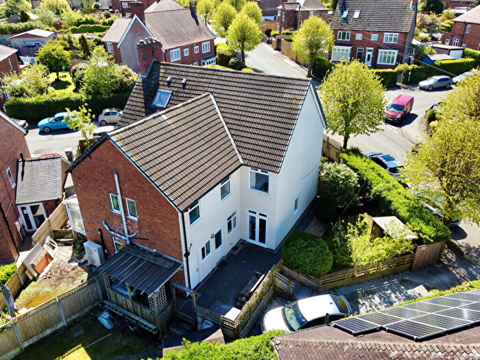 3 Bedroom Semi Detached House For Sale In Limes Avenue, DE55