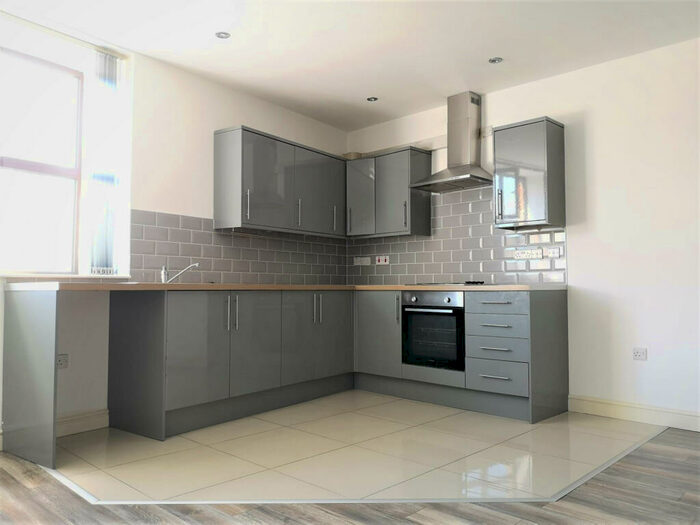 2 Bedroom Apartment To Rent In Roundhay Road, Leeds, West Yorkshire, LS8