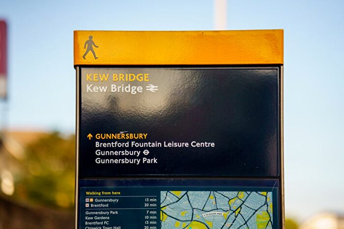 2 Bedroom Flat For Sale In Capital Interchange Way, Brentford, TW8