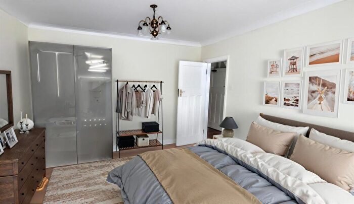 4 Bedroom House To Rent In Brook Road, , London, NW2