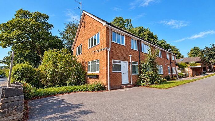 2 Bedroom Flat To Rent In Snape Hill Lane, Dronfield, S18