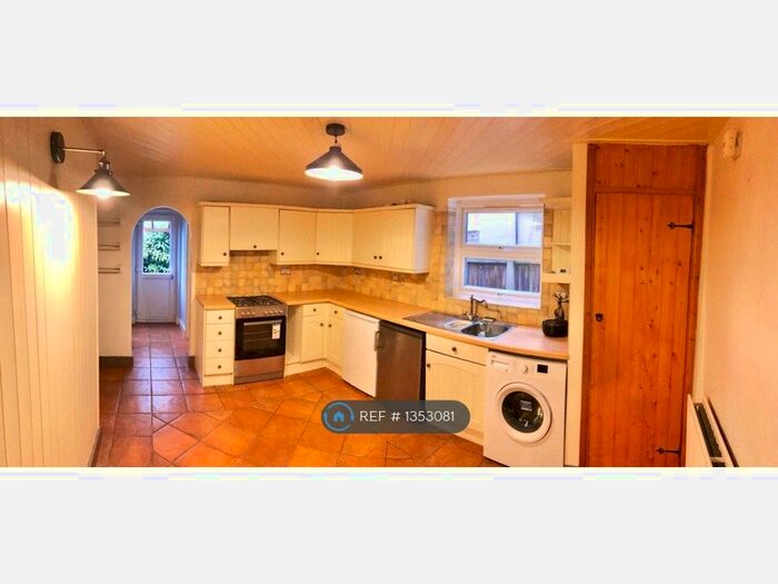 1 Bedroom Flat To Rent In Barmeston Road, London, SE6