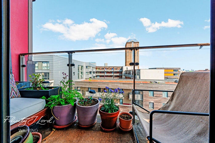2 Bedroom Apartment For Sale In Spencer Way, London, E1