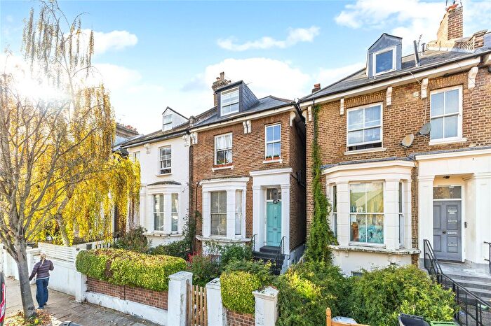 1 Bedroom Flat To Rent In Devonport Road, London, W12