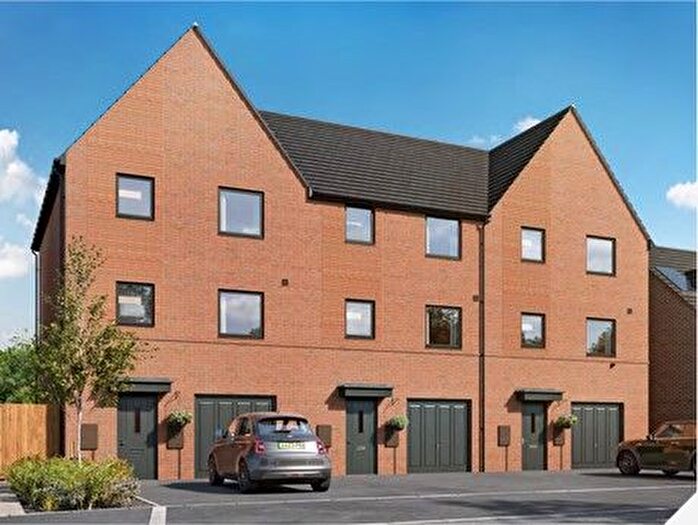 4 Bedroom Town House For Sale In Cork Lane, Glen Parva, Leicester, LE2