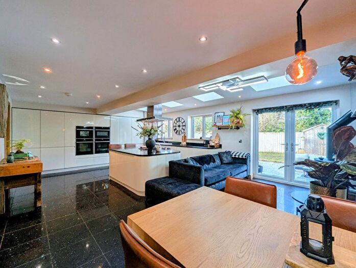 5 Bedroom Semi-Detached House For Sale In Charlton Grove, Cleadon, SR6