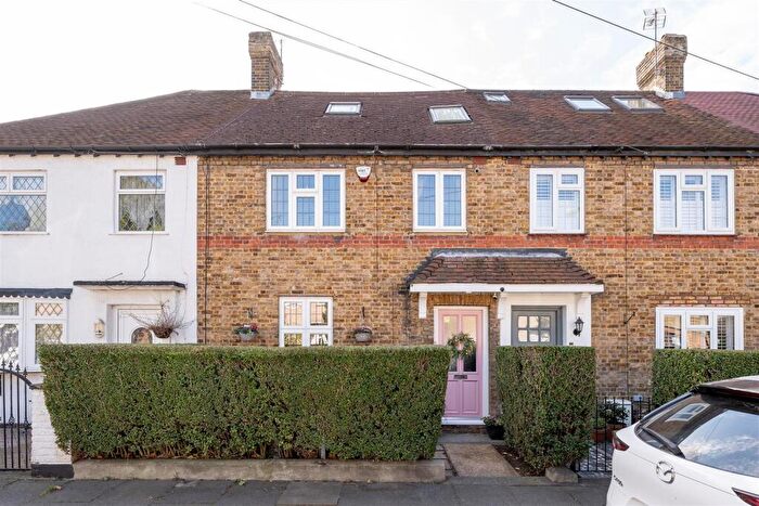 4 Bedroom House For Sale In Ardleigh Terrace, Walthamstow, E17