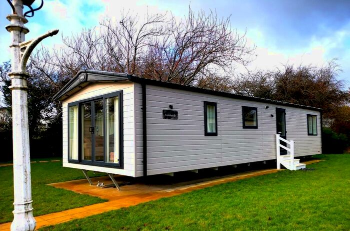 2 Bedroom Park Home For Sale In Lancaster Road, Morecambe, Lancashire, LA3