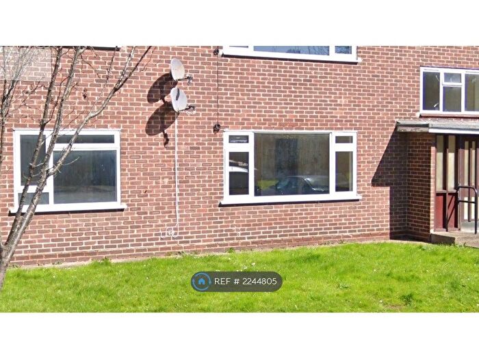 2 Bedroom Maisonette To Rent In Stirling Close, Rainham, Essex, RM13