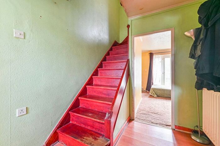 2 Bedroom Maisonette For Sale In Carnac Street, West Norwood, London, SE27