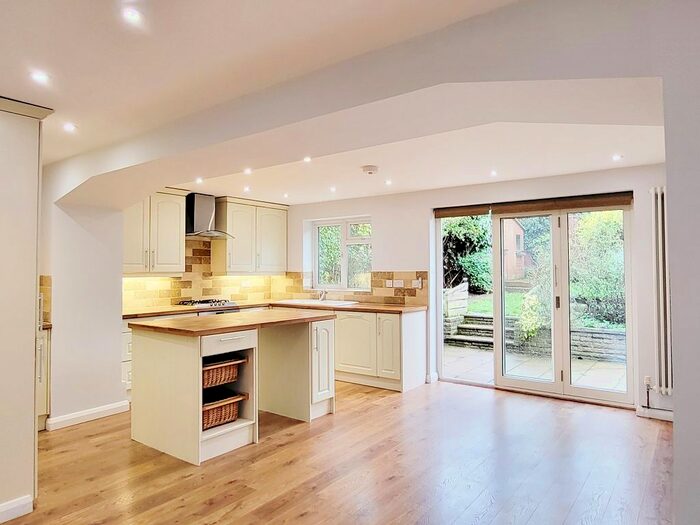 3 Bedroom Semi-Detached House To Rent In Homefield Road, WD23