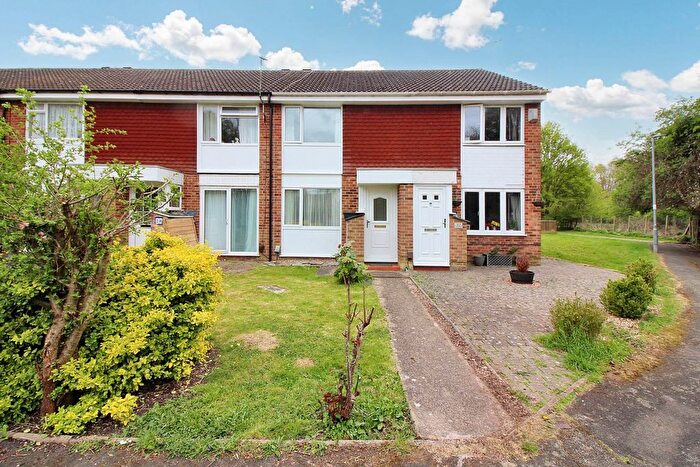 2 Bedroom Property For Sale In Upper Abbotts Hill, Aylesbury, HP19
